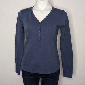 Kuhl blue lightweight v neck long sleeve knit henley tshirt XS